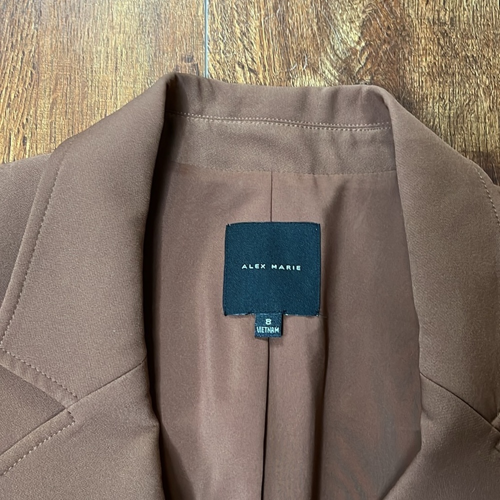 Alex Marie Brown Blazer Modern Fit - Picture 2 of 3